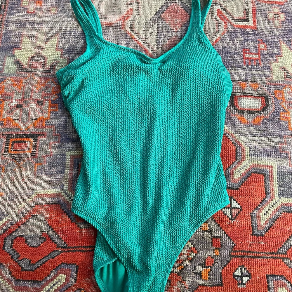 Time and Tru Women’s XL Green Crinkle Textured One-Piece Swimsuit